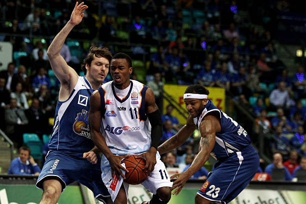 队的防守效 队的防守效