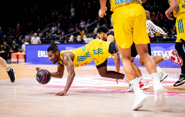 夺冠的是湖 夺冠的是湖